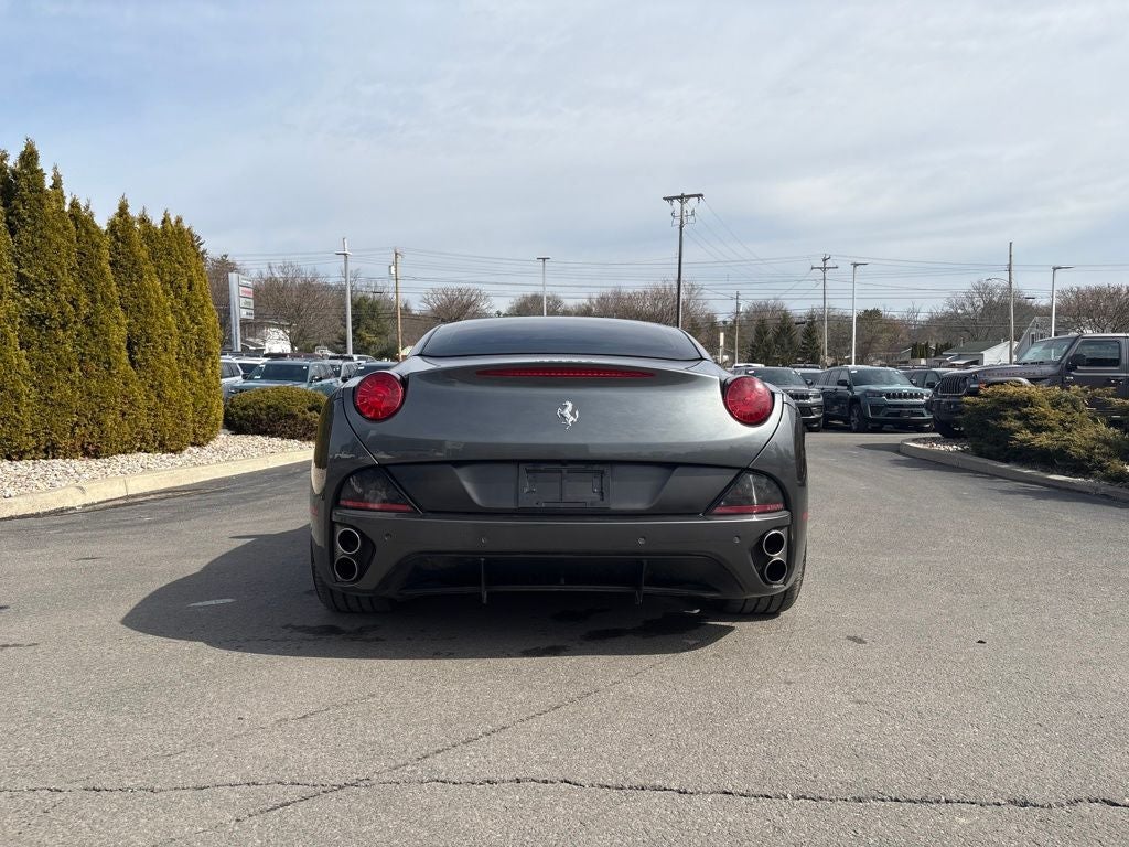 2010 Ferrari California Base