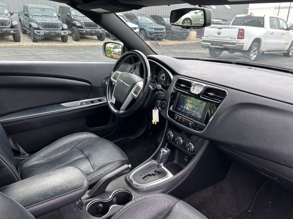 2011 Chrysler 200 Limited