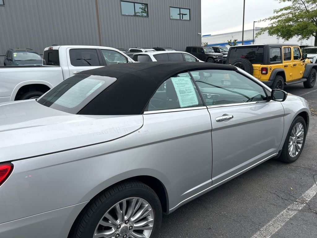 2011 Chrysler 200 Limited
