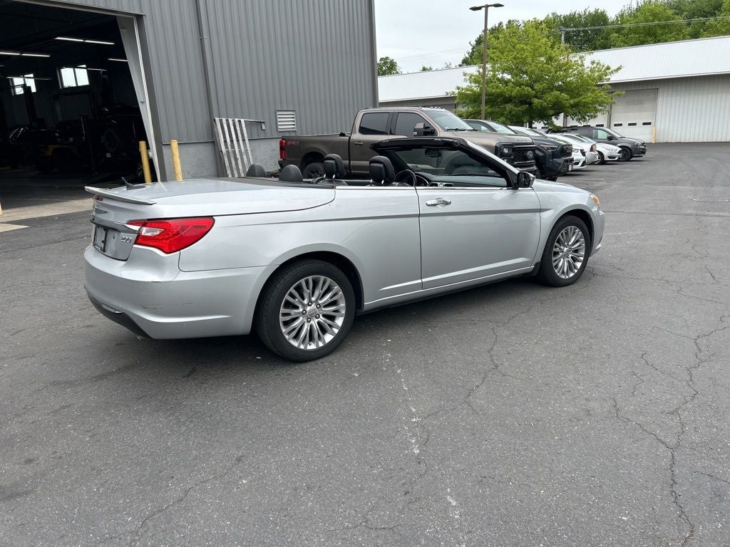 2011 Chrysler 200 Limited