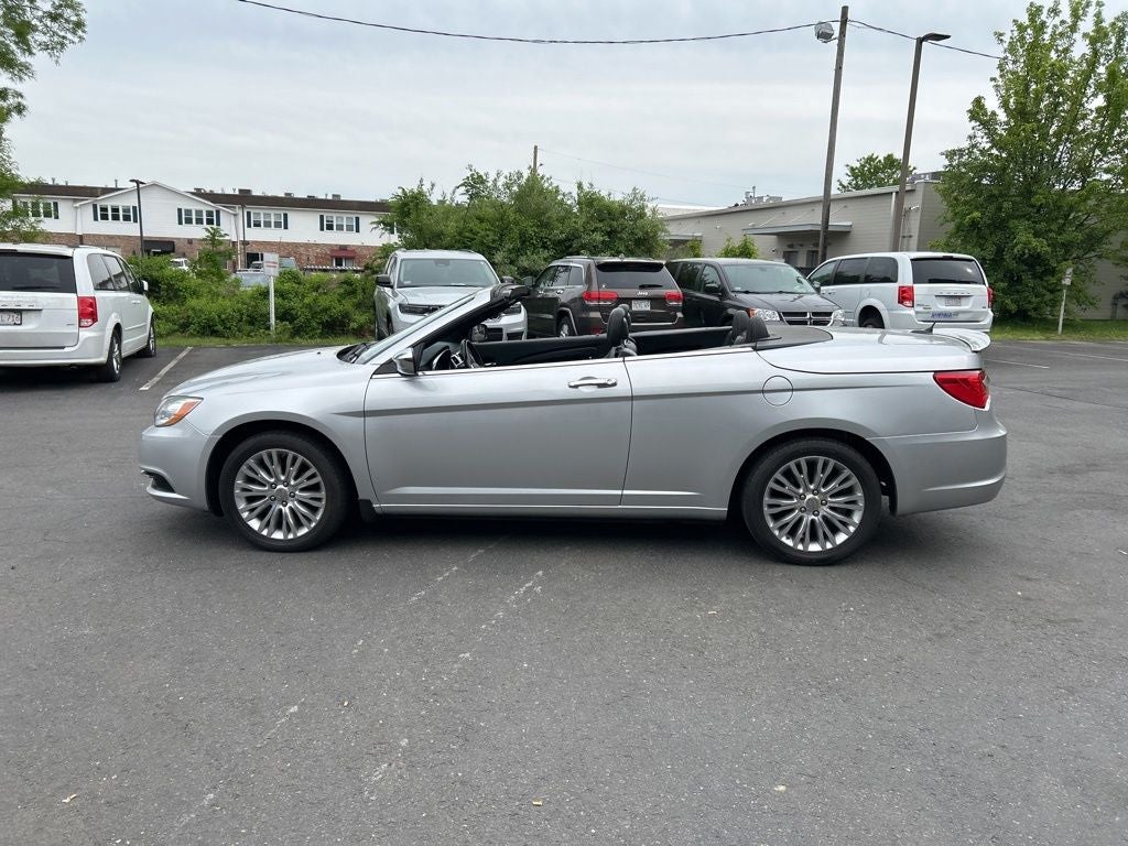 2011 Chrysler 200 Limited