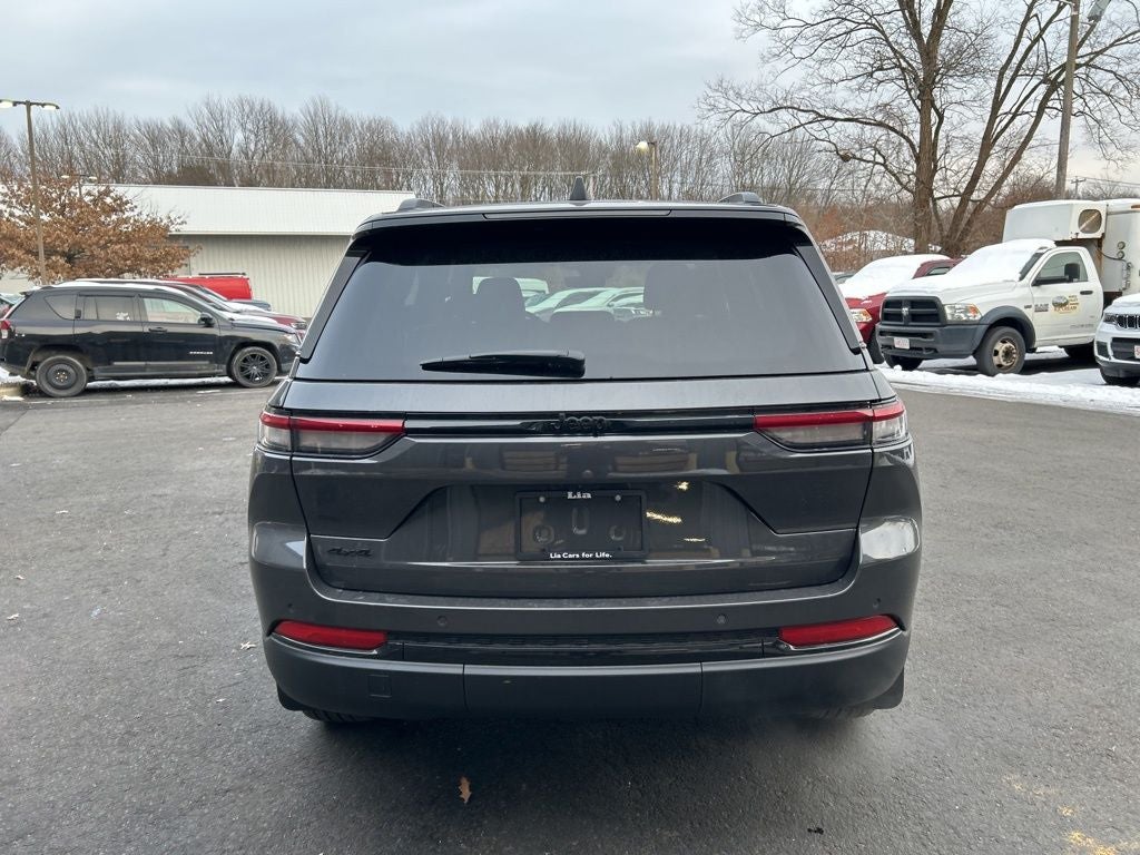 2025 Jeep Grand Cherokee Laredo