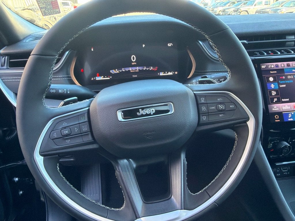 2027 Jeep Grand Cherokee Laredo X