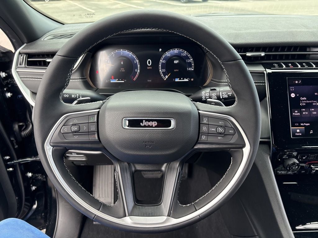 2025 Jeep Grand Cherokee Laredo X