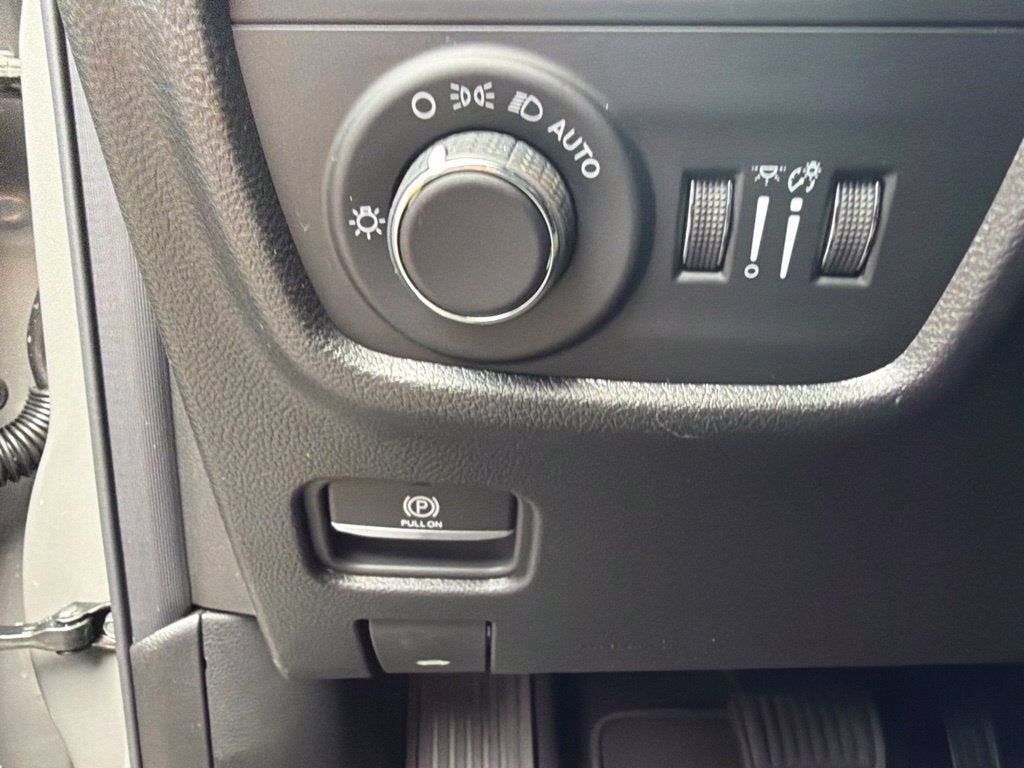 2027 Jeep Grand Cherokee Laredo X