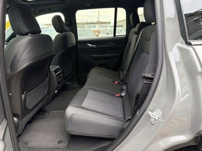2027 Jeep Grand Cherokee Laredo X