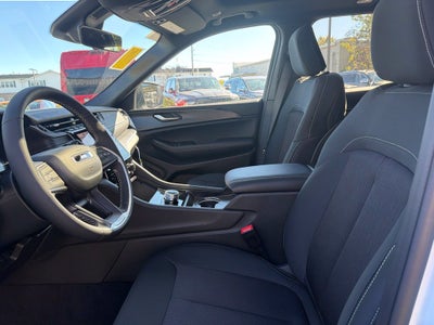2027 Jeep Grand Cherokee Laredo X