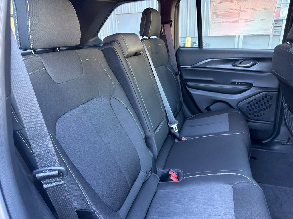 2027 Jeep Grand Cherokee Laredo X