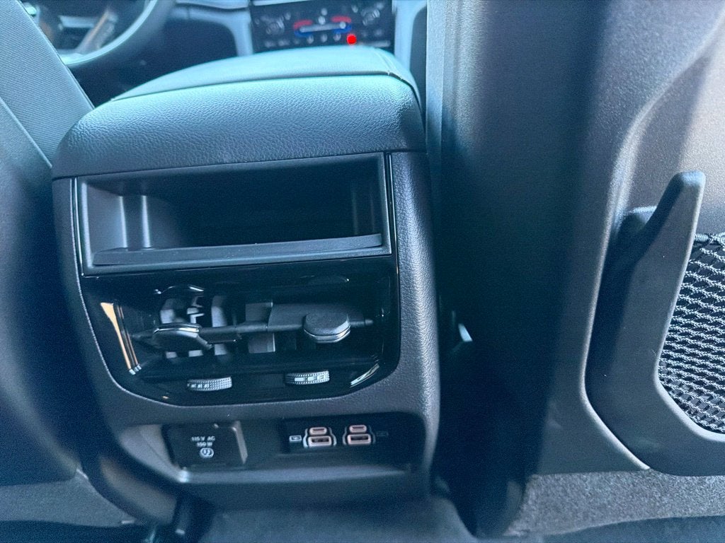 2027 Jeep Grand Cherokee Laredo X
