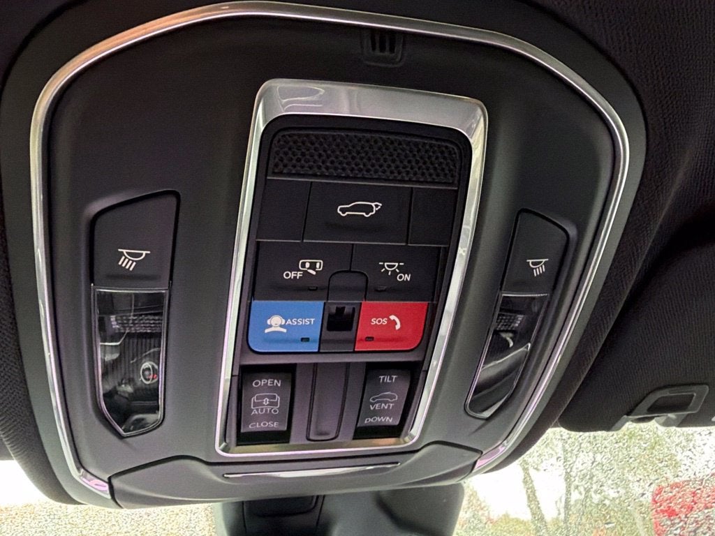2027 Jeep Grand Cherokee Laredo X