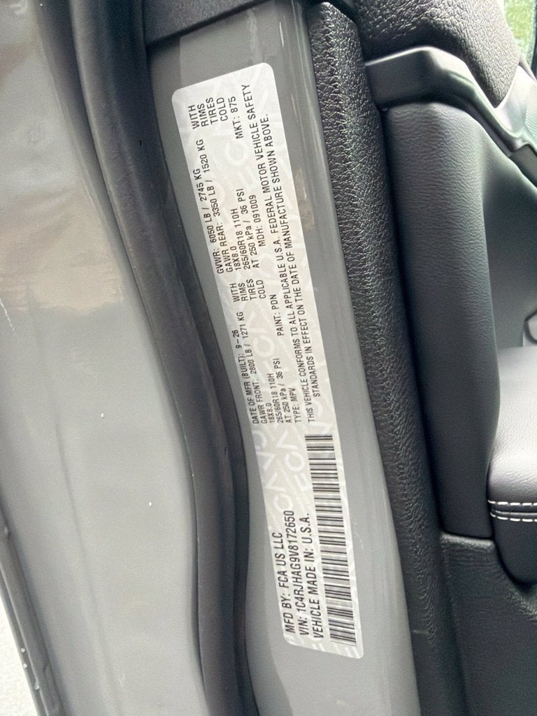 2027 Jeep Grand Cherokee Laredo X