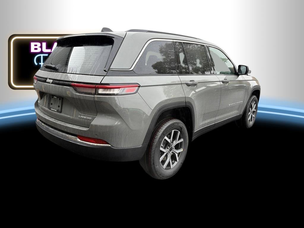 2027 Jeep Grand Cherokee Laredo X