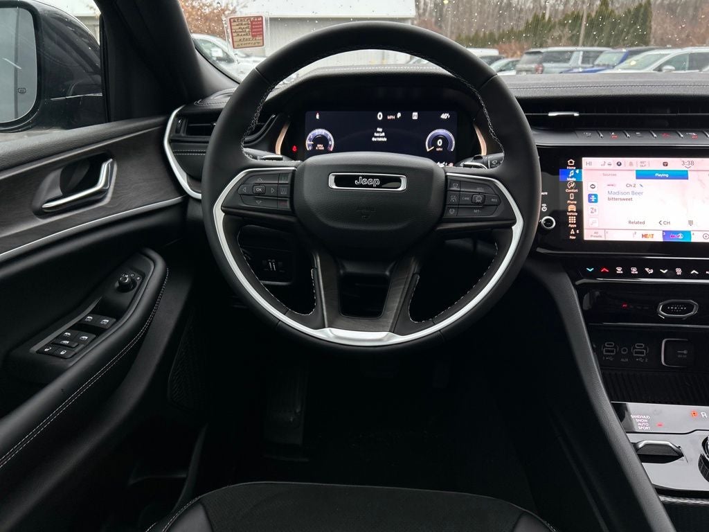 2026 Jeep Grand Cherokee Laredo