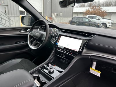 2026 Jeep Grand Cherokee Laredo