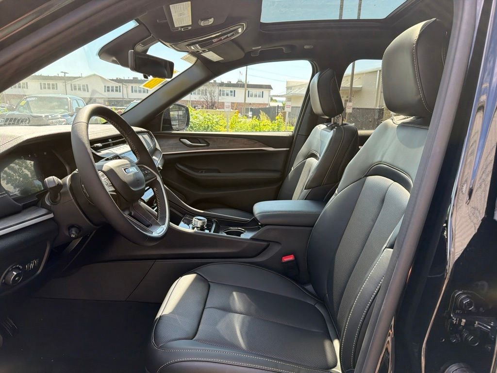 2027 Jeep Grand Cherokee Limited