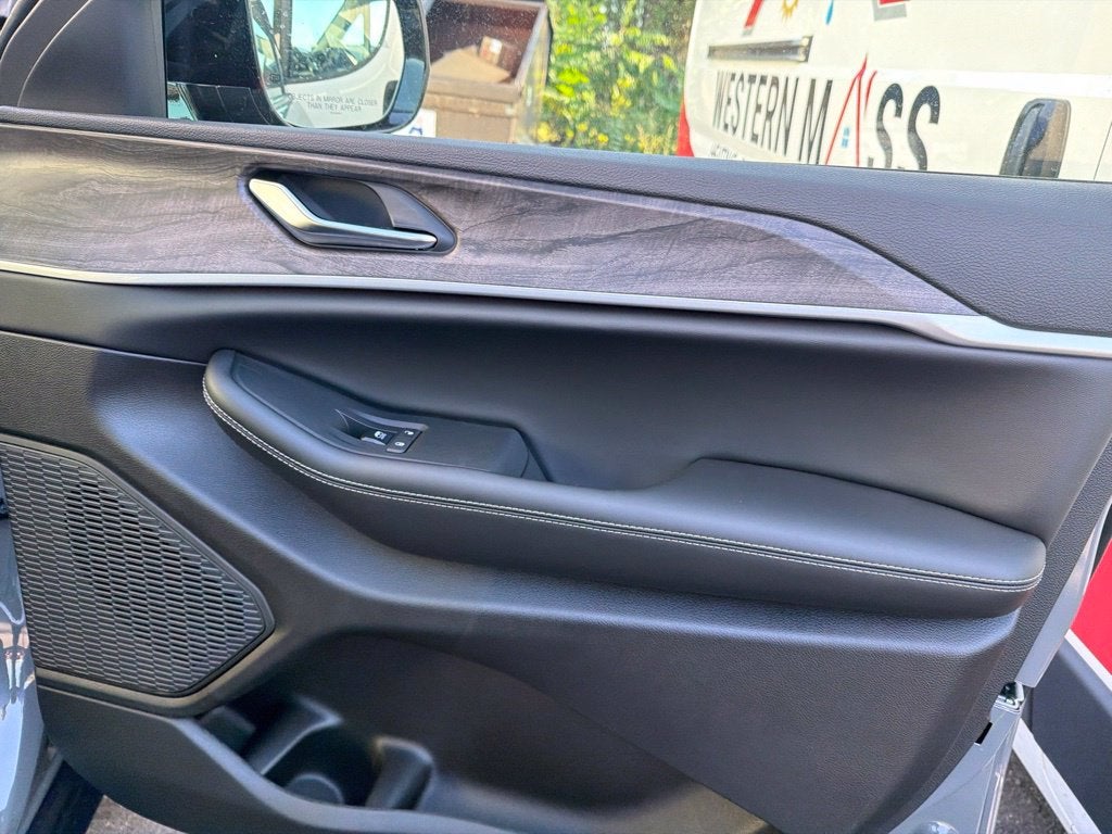 2027 Jeep Grand Cherokee Limited