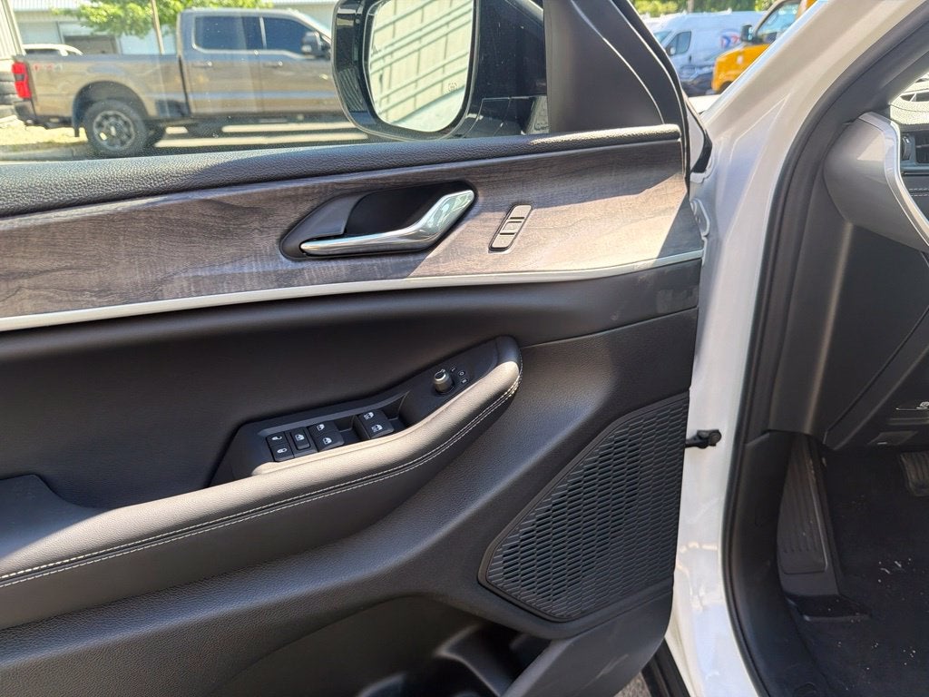 2027 Jeep Grand Cherokee Limited