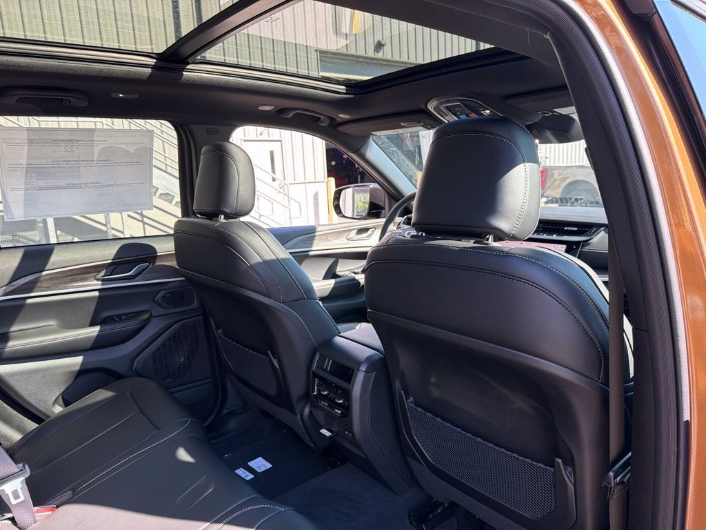 2027 Jeep Grand Cherokee Limited