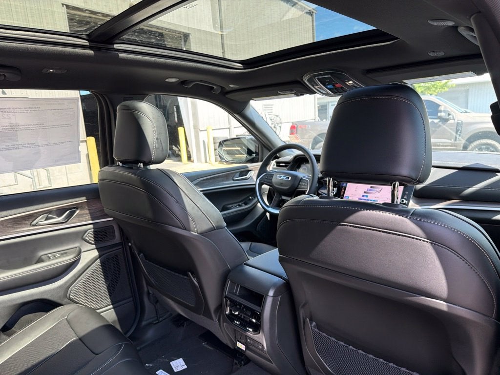 2027 Jeep Grand Cherokee Limited