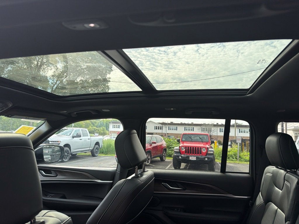 2027 Jeep Grand Cherokee Limited