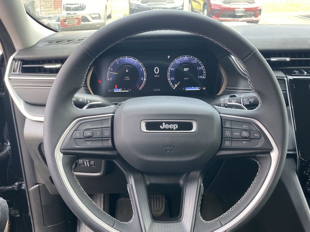 2023 Jeep Grand Cherokee L Laredo