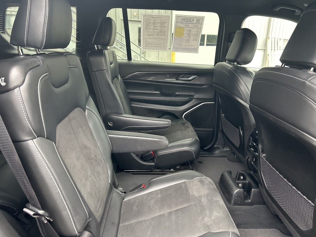 2022 Jeep Grand Cherokee L Altitude