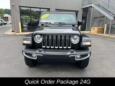 2022 Jeep Gladiator Overland