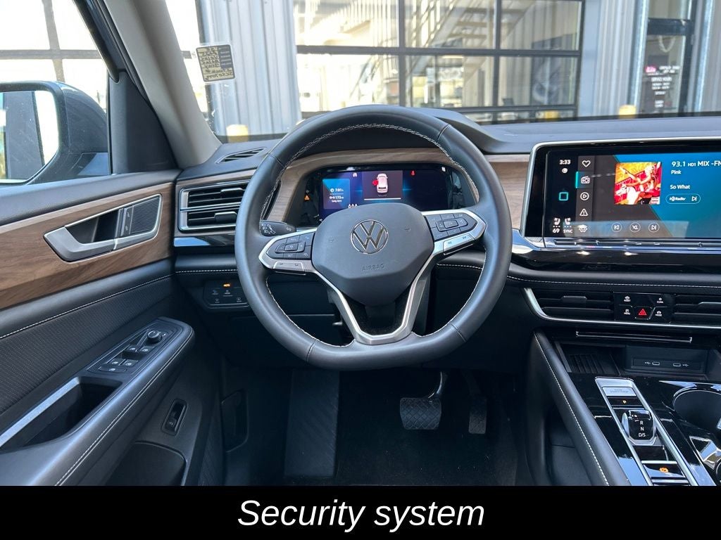 2025 Volkswagen Atlas 2.0T SE w/Technology