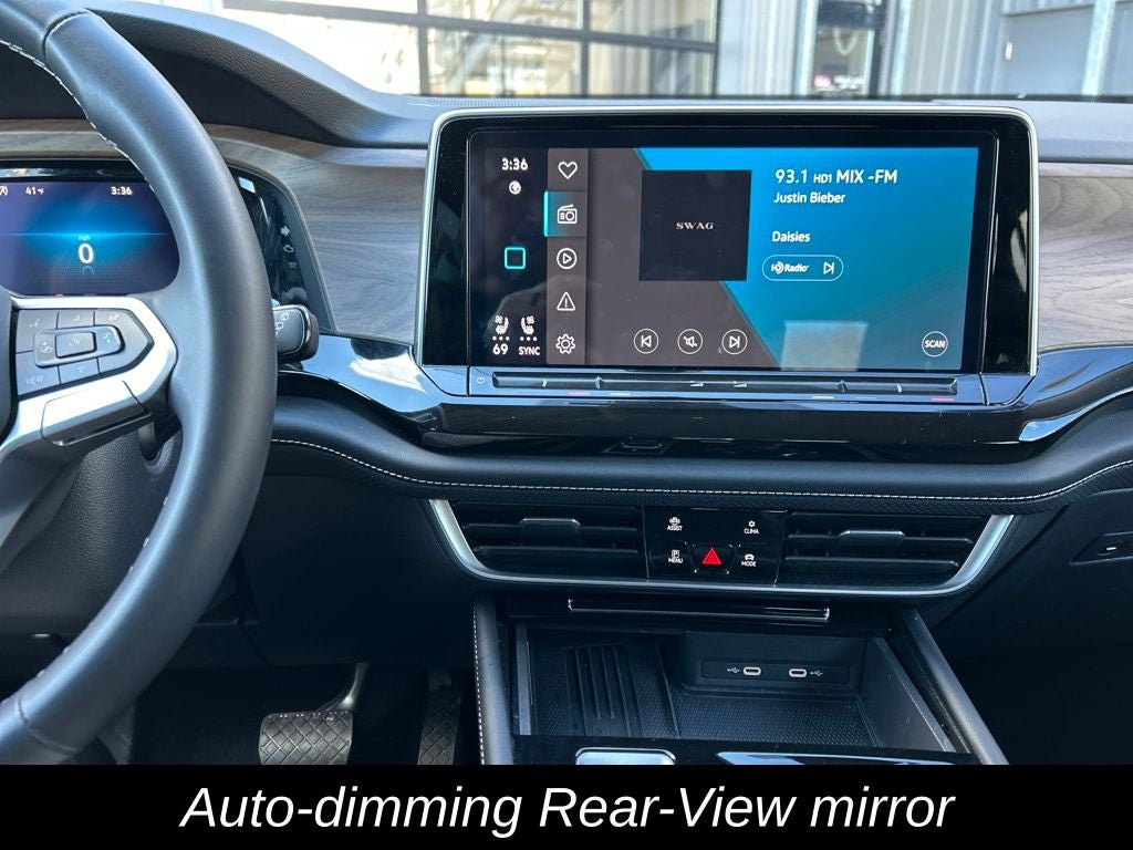2025 Volkswagen Atlas 2.0T SE w/Technology