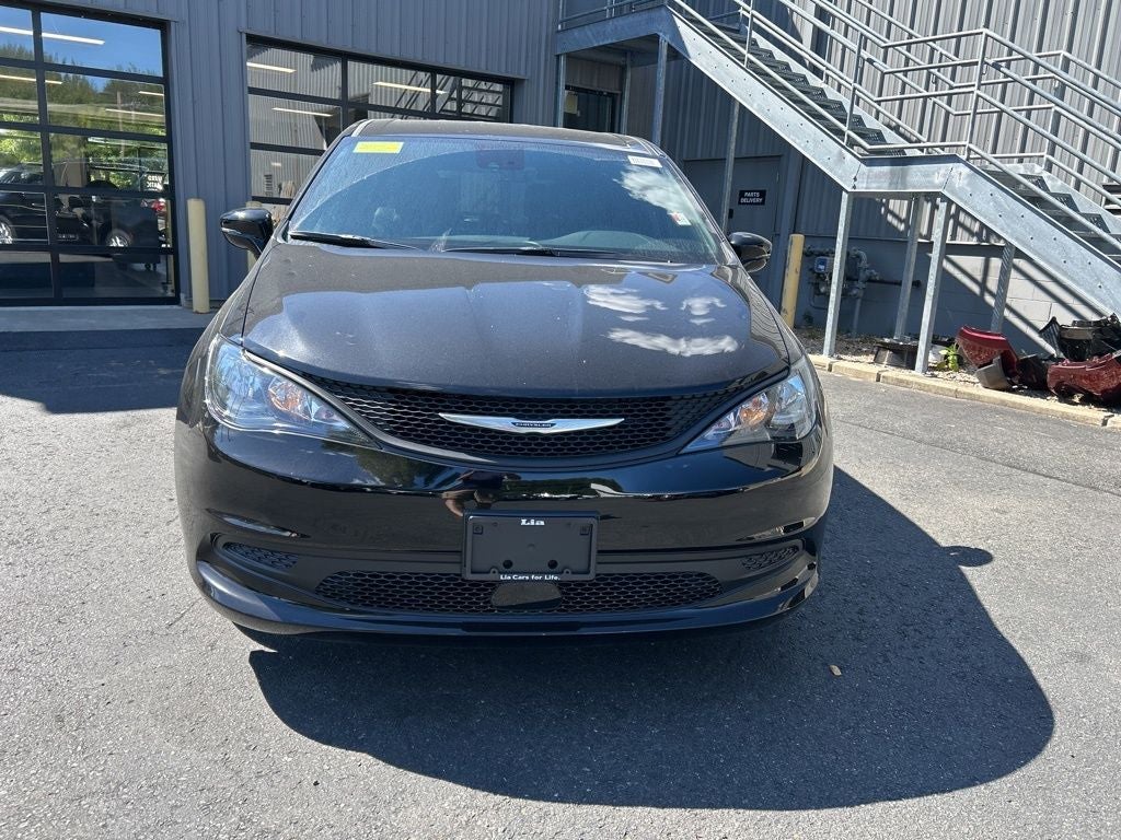 2026 Chrysler Voyager LX