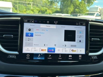 2026 Chrysler Voyager LX