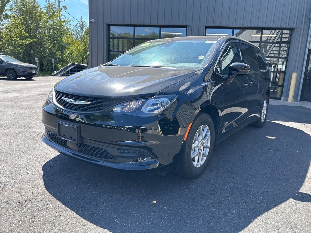 2026 Chrysler Voyager LX
