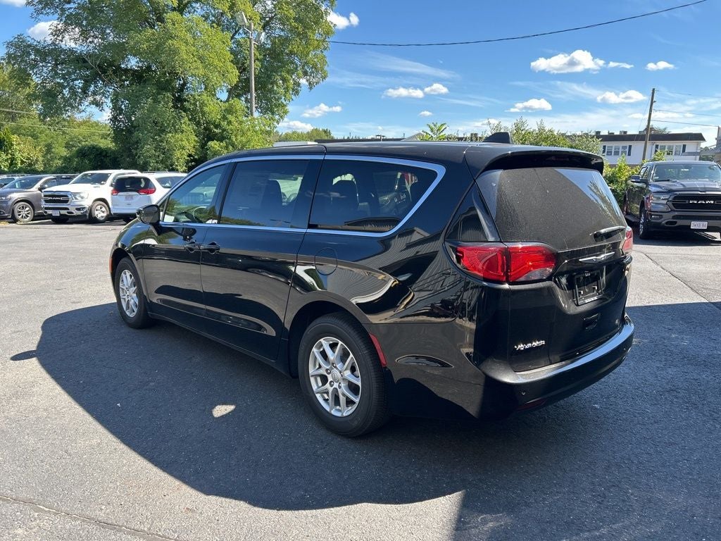 2026 Chrysler Voyager LX