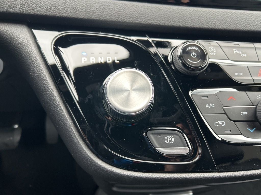 2026 Chrysler Voyager LX