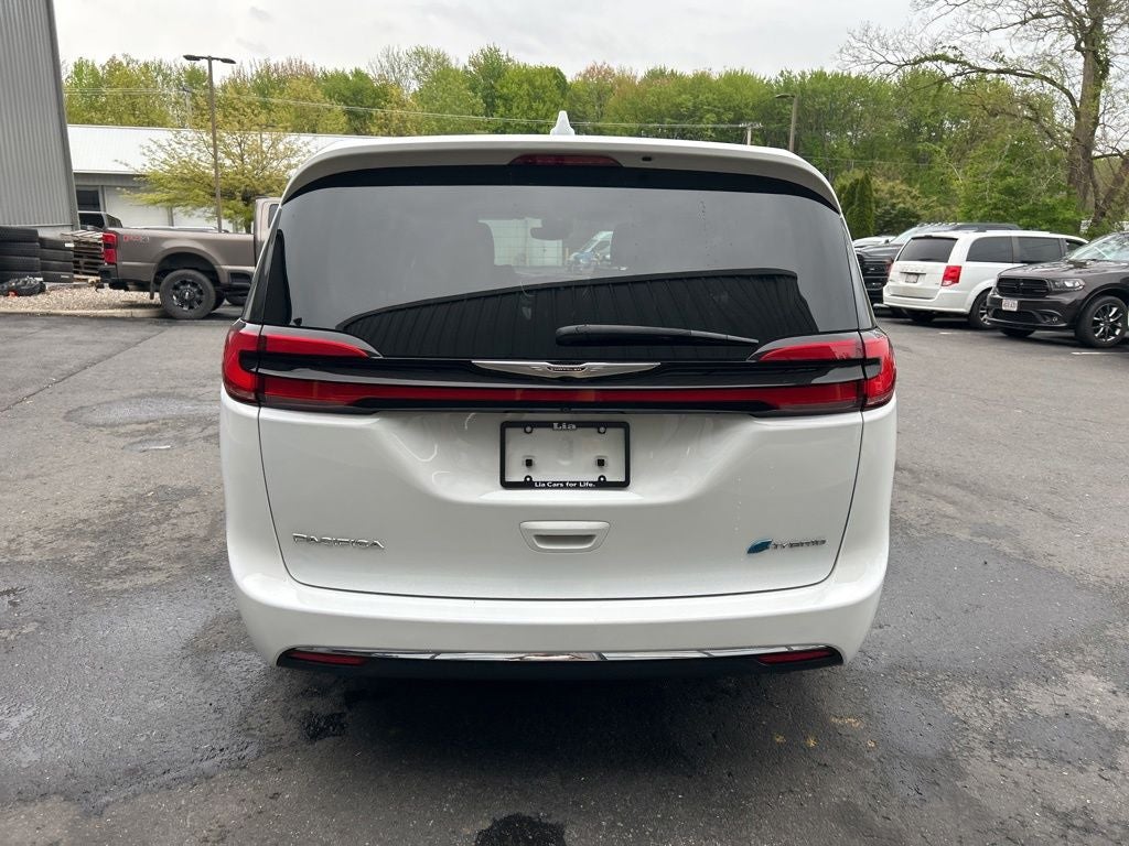 2022 Chrysler Pacifica Hybrid Touring L