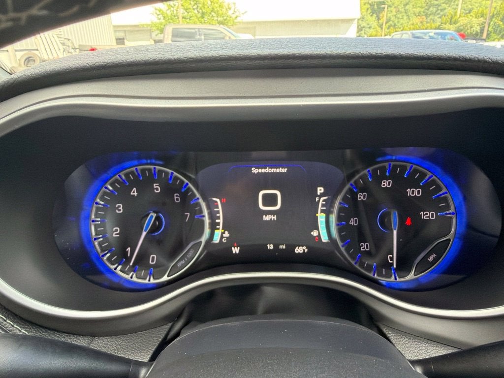 2027 Chrysler Pacifica Select