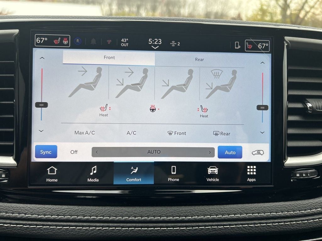 2026 Chrysler Pacifica Select