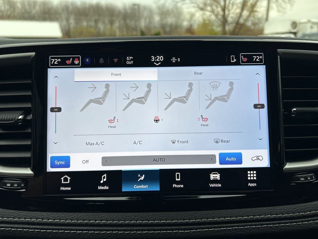 2026 Chrysler Pacifica Select