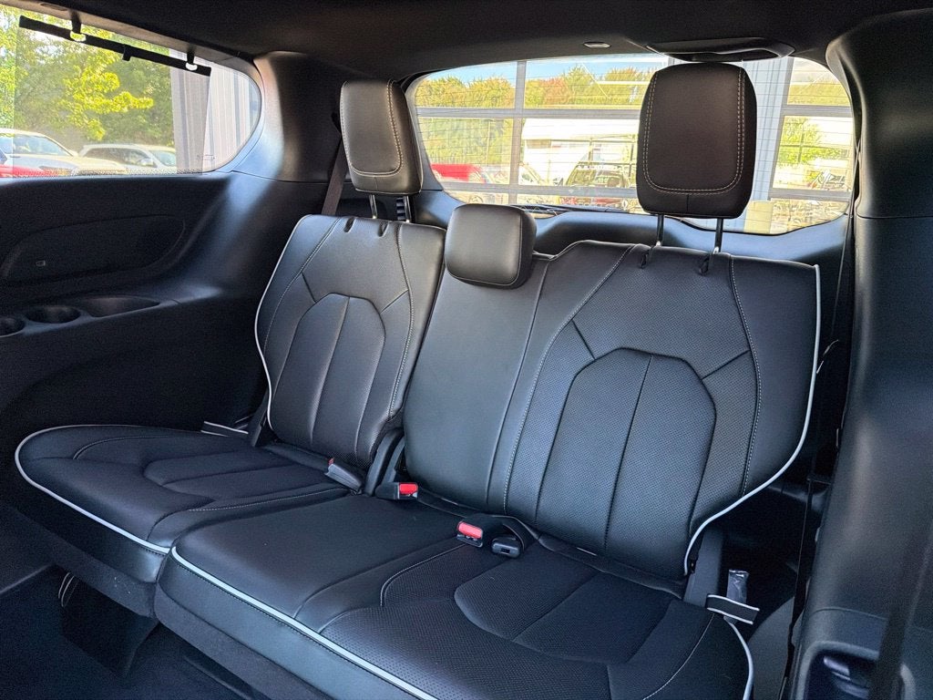 2027 Chrysler Pacifica Limited