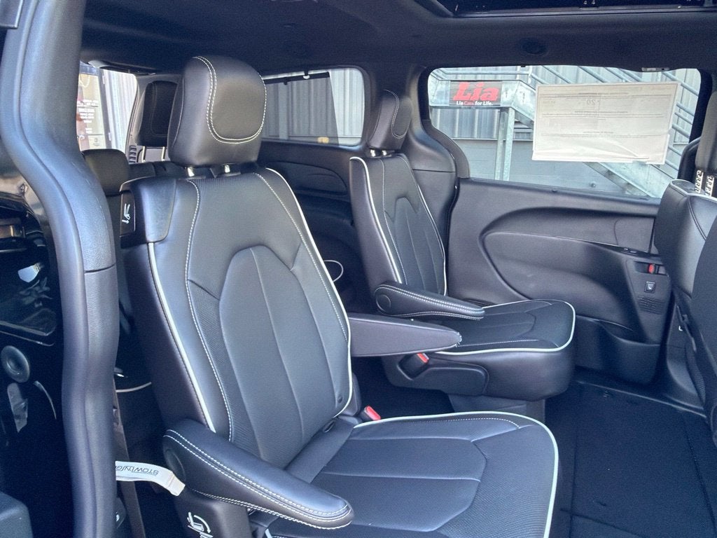 2027 Chrysler Pacifica Limited