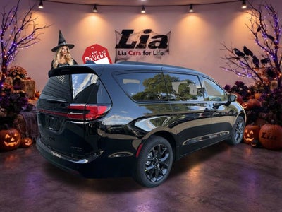 2027 Chrysler Pacifica Limited