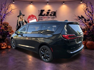2027 Chrysler Pacifica Limited
