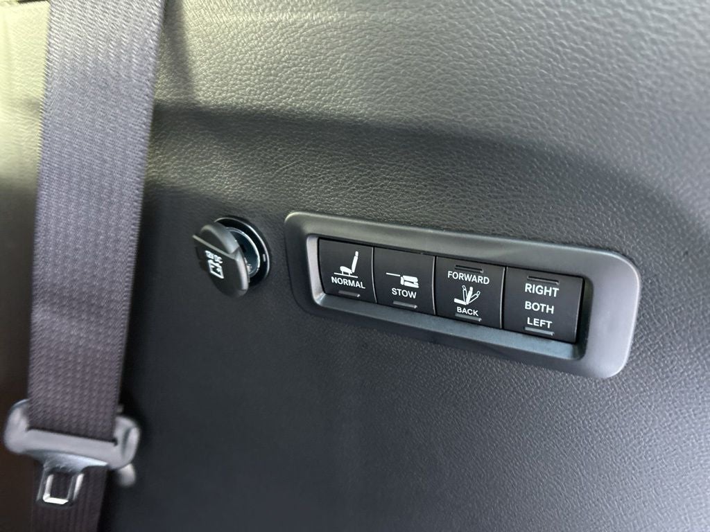 2026 Chrysler Pacifica Pinnacle