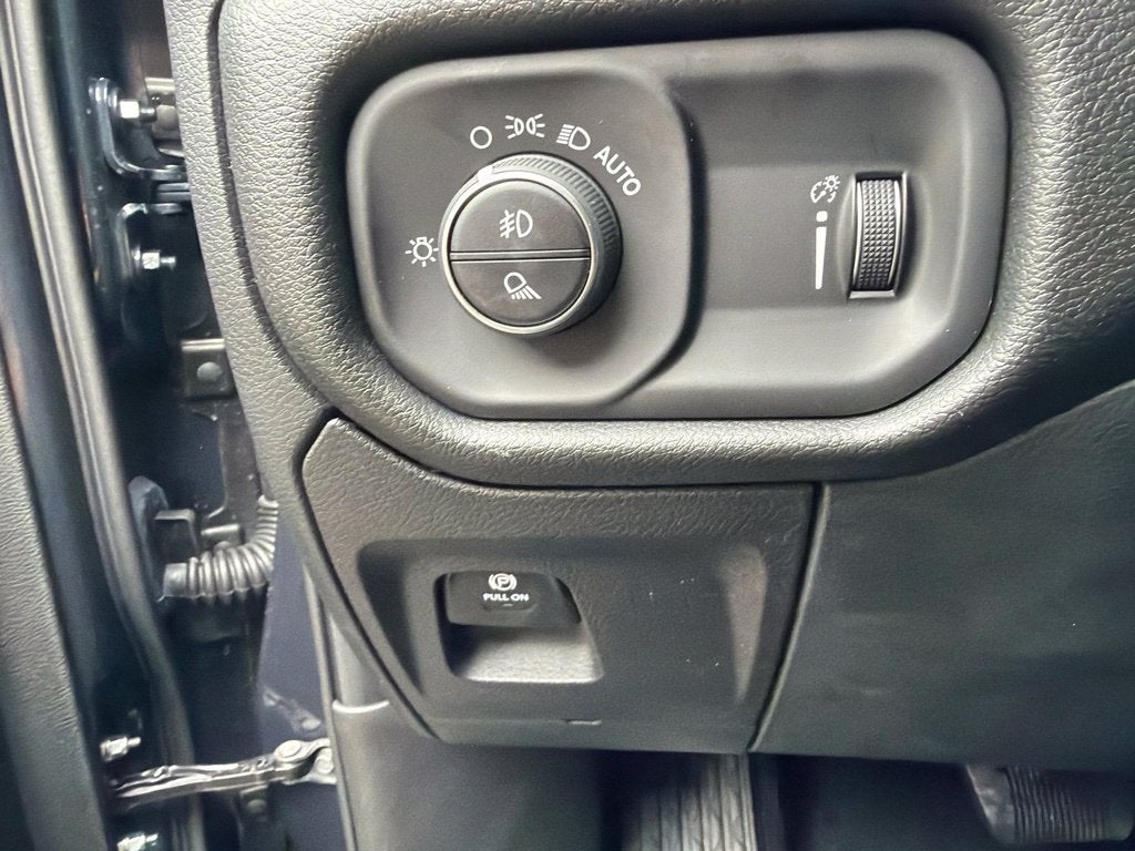 2027 RAM 1500 Express