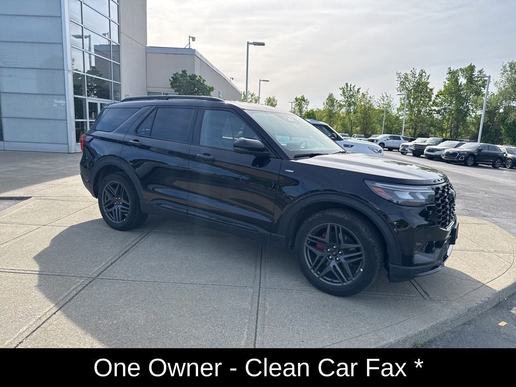 2025 Ford Explorer ST-Line