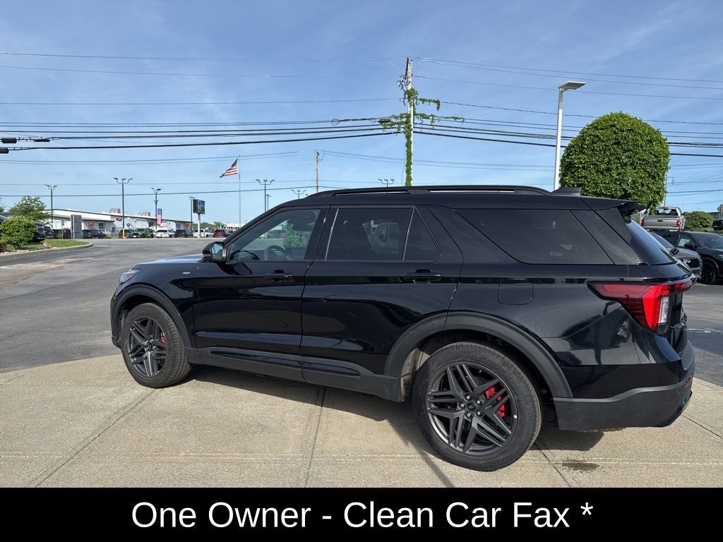 2025 Ford Explorer ST-Line