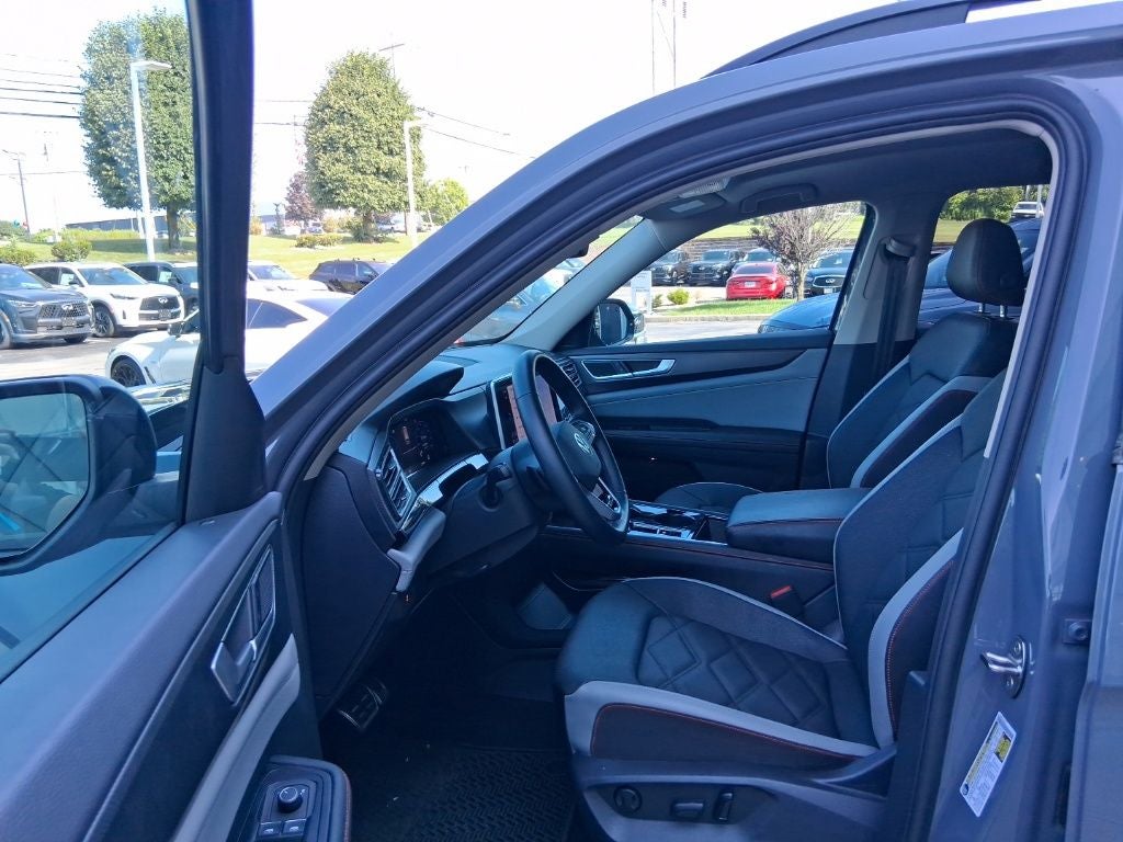 2025 Volkswagen Atlas 2.0T Peak Edition