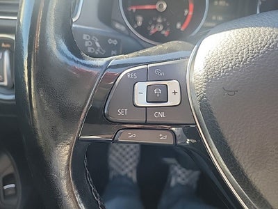 2017 Volkswagen Passat 1.8T SE w/Technology