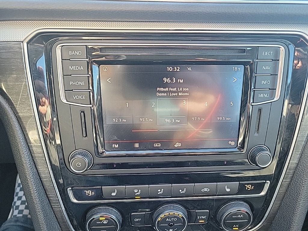 2017 Volkswagen Passat 1.8T SE w/Technology