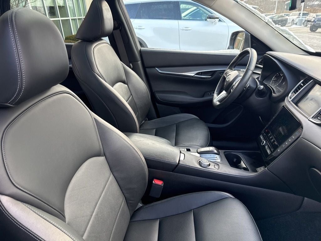 2023 INFINITI QX50 LUXE